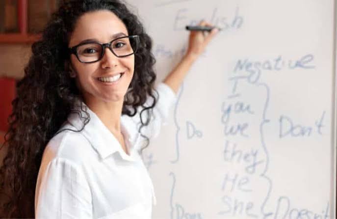 Miss Rosalía Paredes Mamani, tutora de 3 años