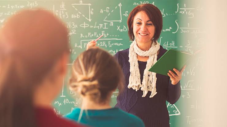 Miss Fiorella Ramírez Cáceres, tutora de 4 años